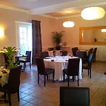 Domaine Du Val De Ceze Otel 3*