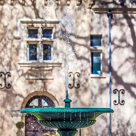 Domaine Du Val De Ceze Hotel 3*