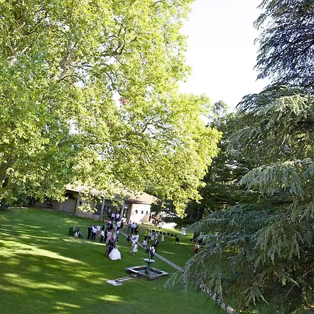 Domaine Du Val De Ceze Hotel 3*