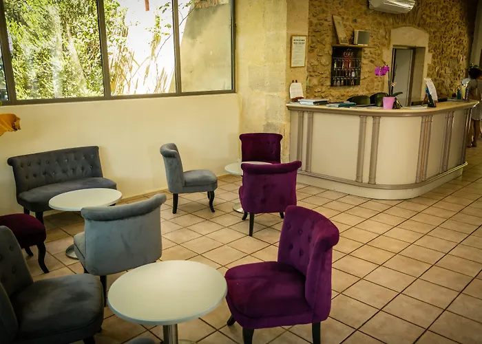 Hotel Domaine Du Val De Ceze 3*