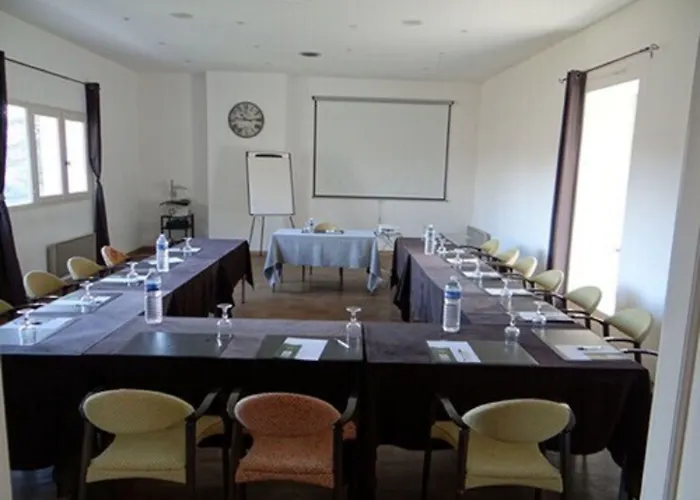 Domaine Du Val De Ceze Hotel 3*