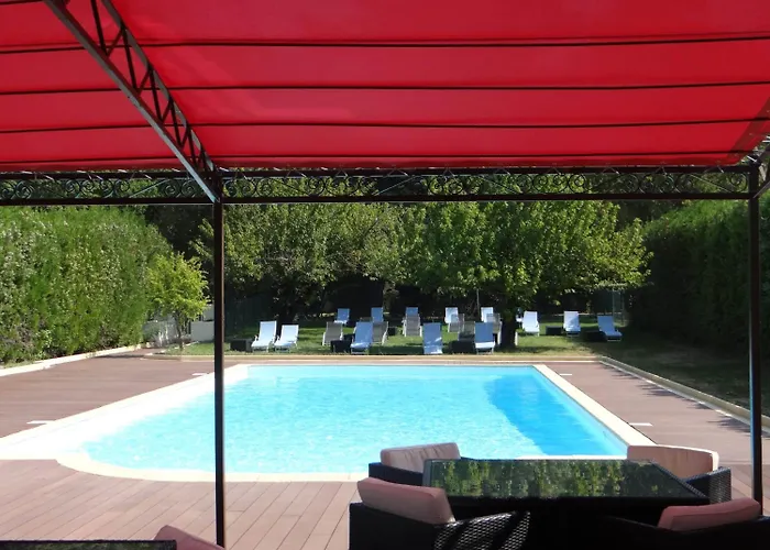 Domaine Du Val De Ceze 3*