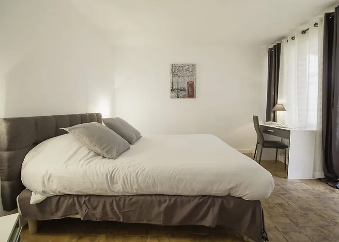 Hotel Domaine Du Val De Ceze 3*