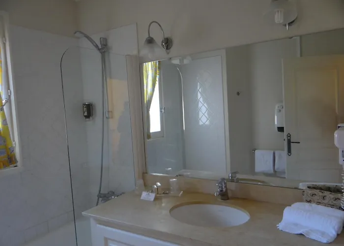 Hotel Domaine Du Val De Ceze Bagnols-sur-Ceze