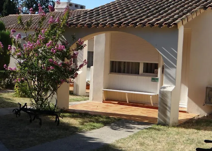 Domaine Du Val De Ceze Hotel Bagnols-sur-Ceze